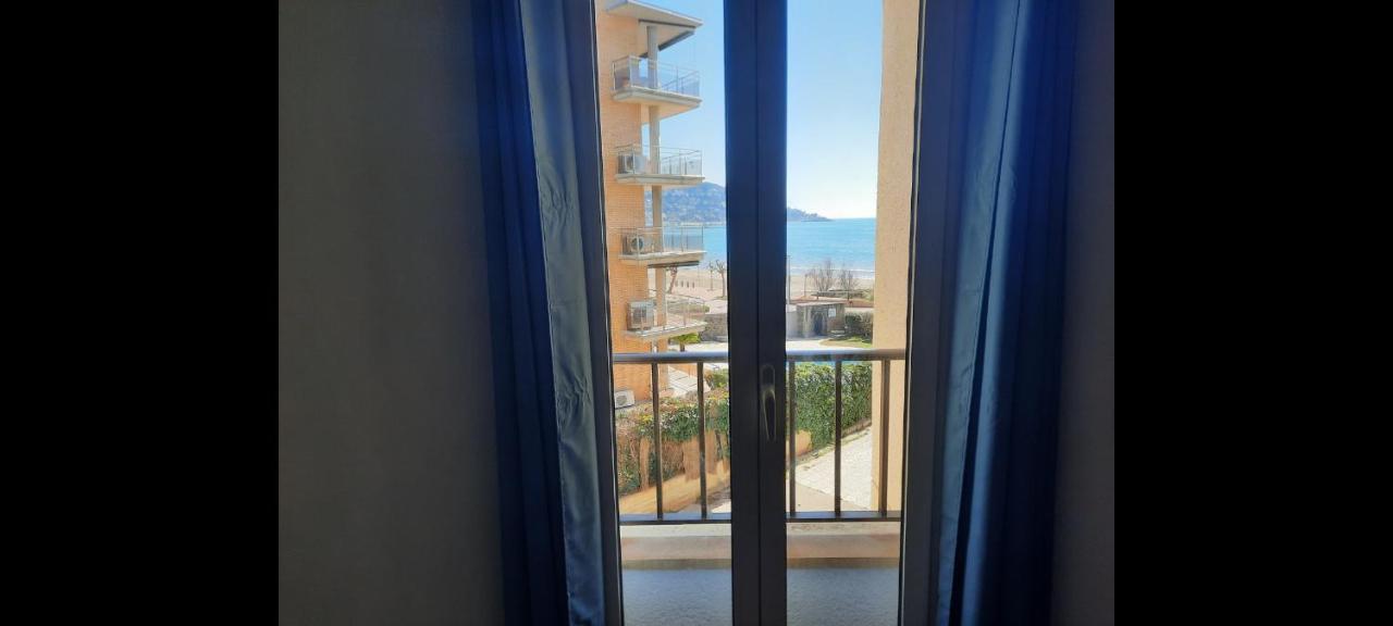 דירות רוזס Castell Joncar,30 M De La Playa, 1Era Linea De Mar, Vista Al Mar מראה חיצוני תמונה
